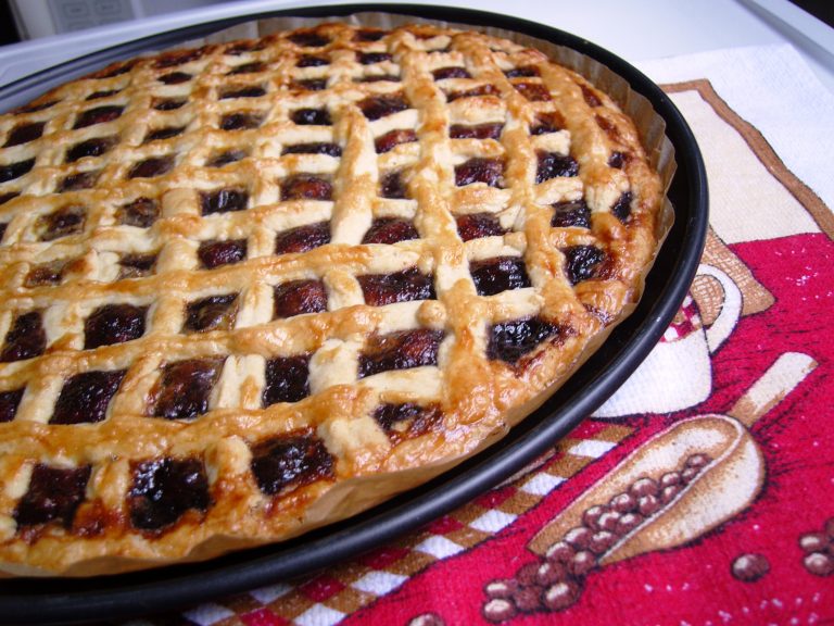 Творожный пирог с вареньем в духовке рецепт с фото